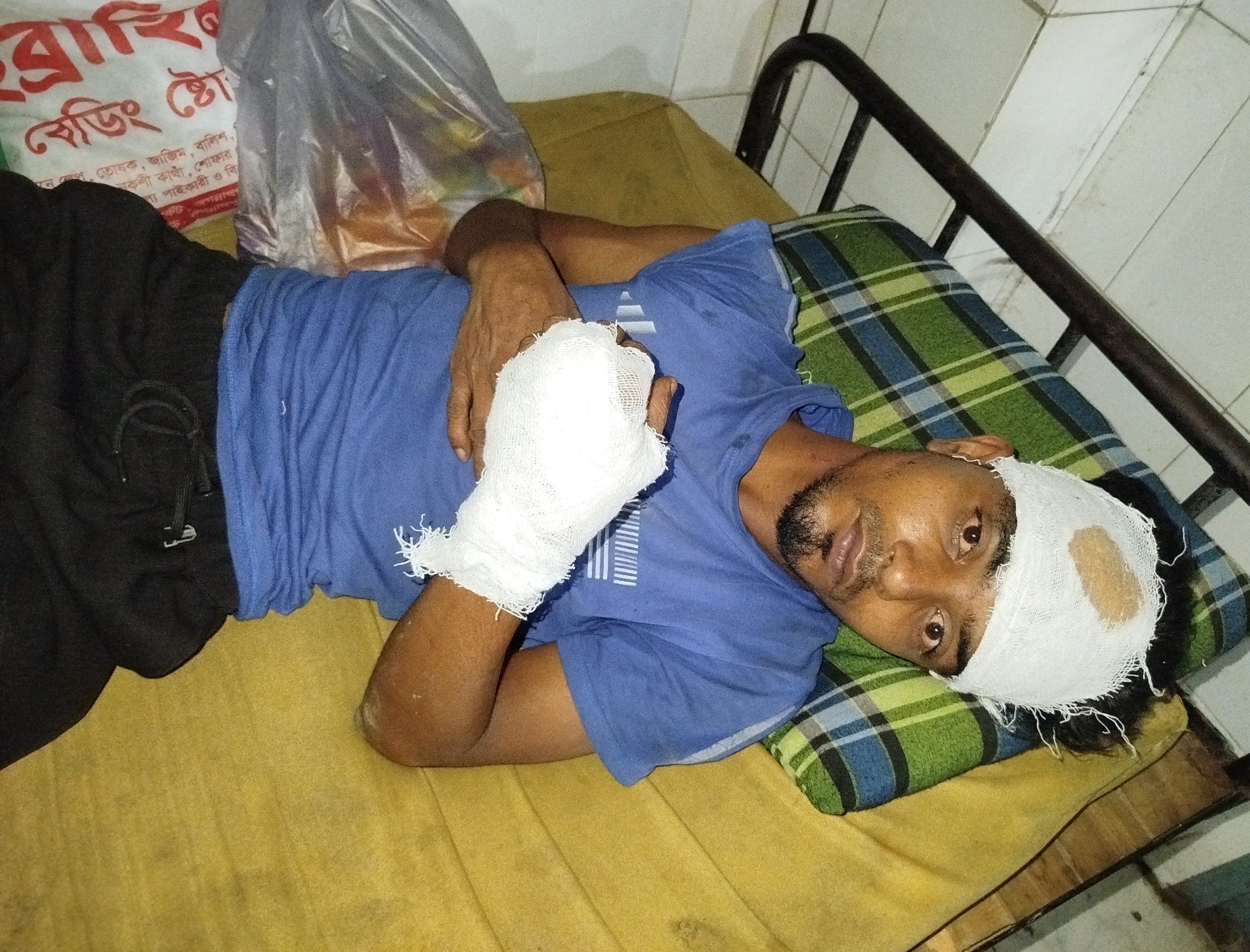 সুনামগঞ্জ-জগন্নাথপুর উপজেলা – ফোন করে ডেকে নিয়ে মোঃ ছাদির মিয়াকে মারধর
