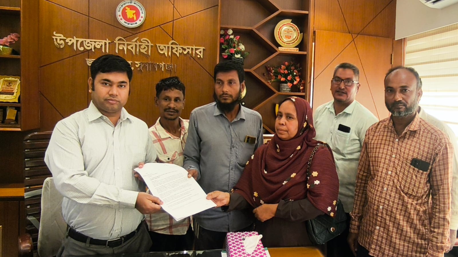 জগন্নাথপুরে ছাত্রী-শিক্ষকের ঘটনায় ইউএনও বরাবর সমঝোতা কপি প্রদান